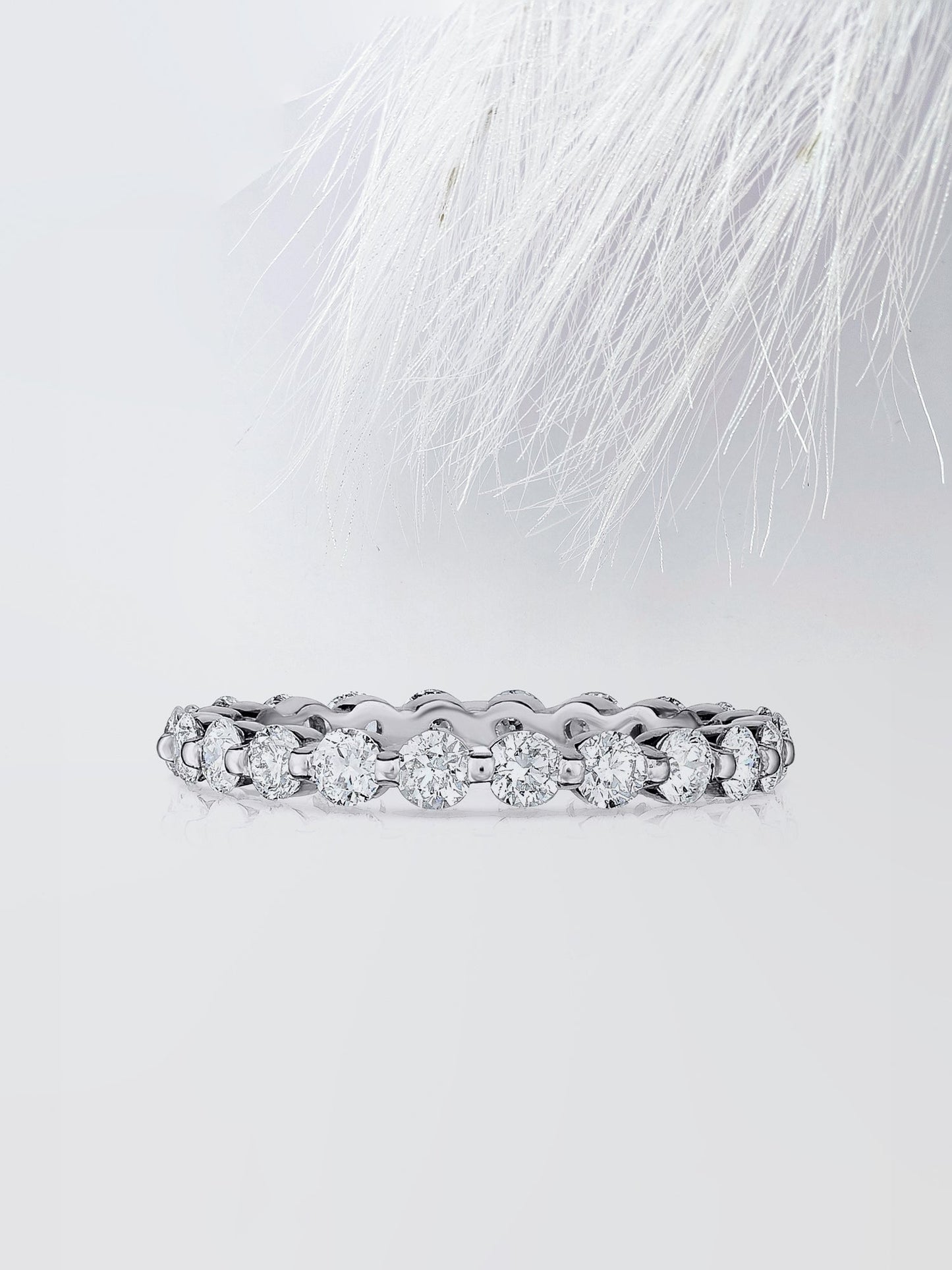 Round Cut Single Prong Diamond Wedding Band For Women