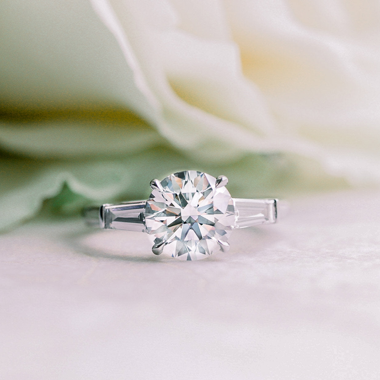 2.0CT Round Brilliant Cut Moissanite Baguette Diamond Engagement Ring