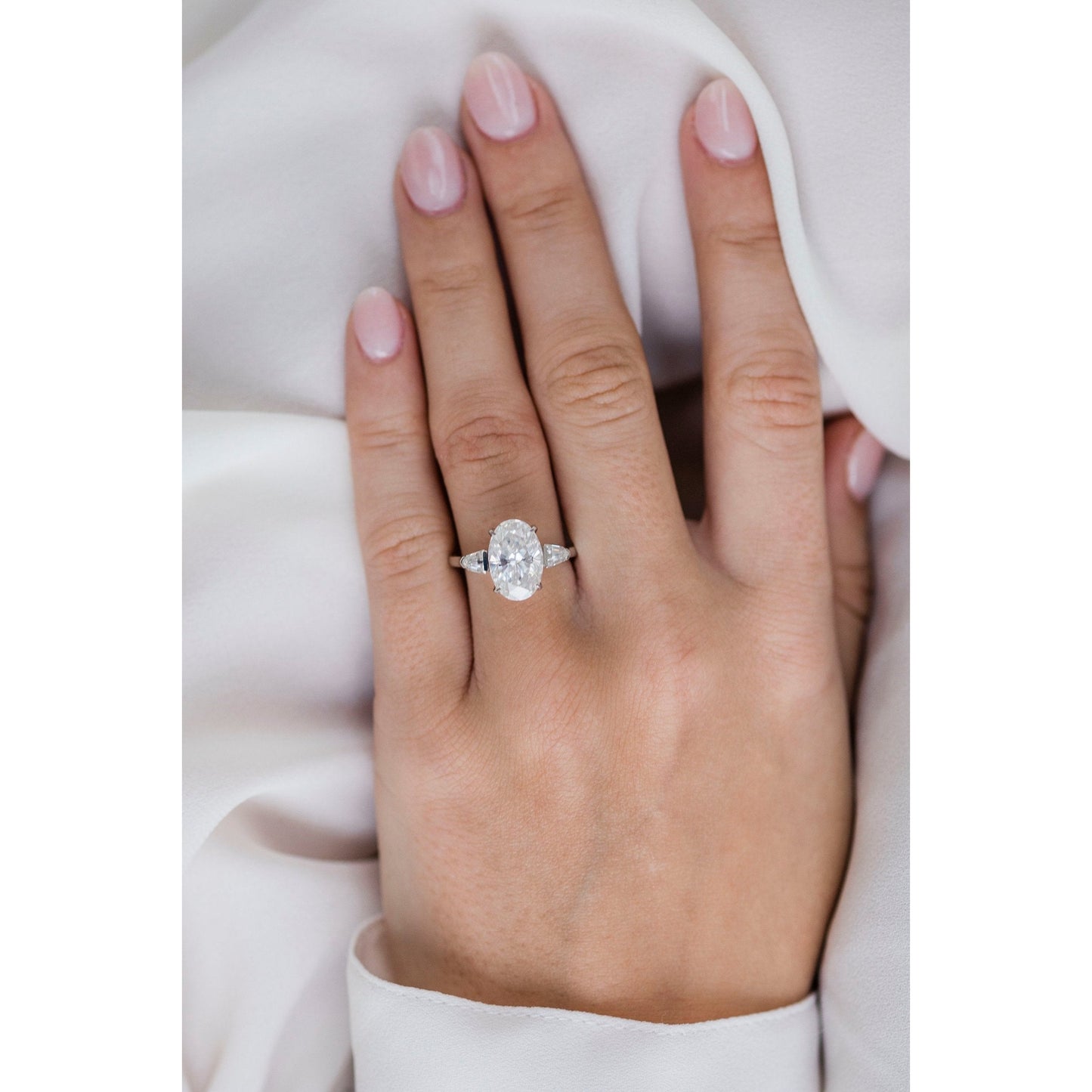 4.0CT Oval Cut Three Stone Moissanite Diamond Engagement Ring
