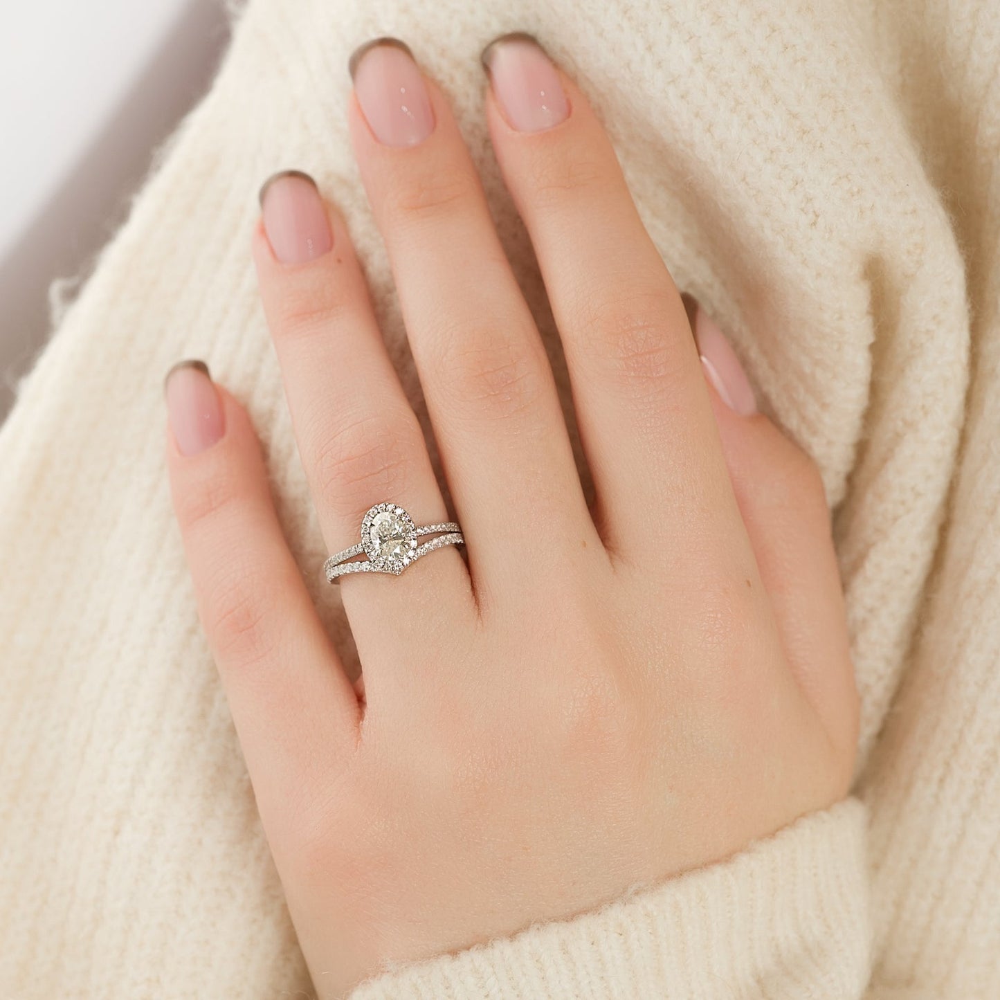 0.18 TCW Round Moissanite Curved Wedding Band