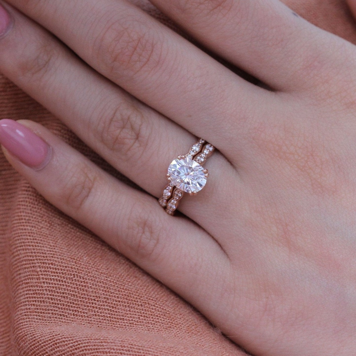 2.0ct Oval Moissanite Double Claw Ring with Unique Wedding Band