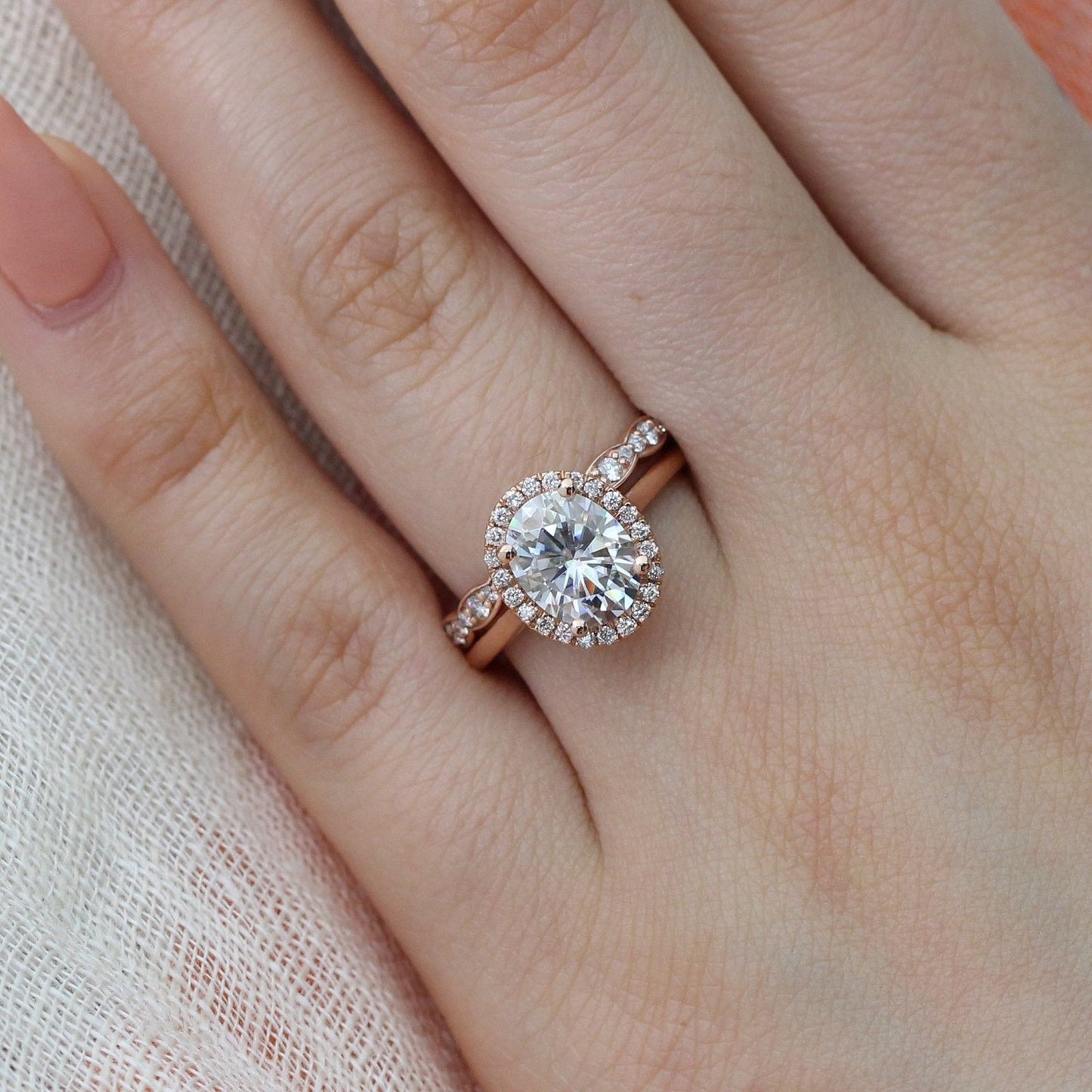 Oval Halo Moissanite Ring With Scalloped Diamond Band