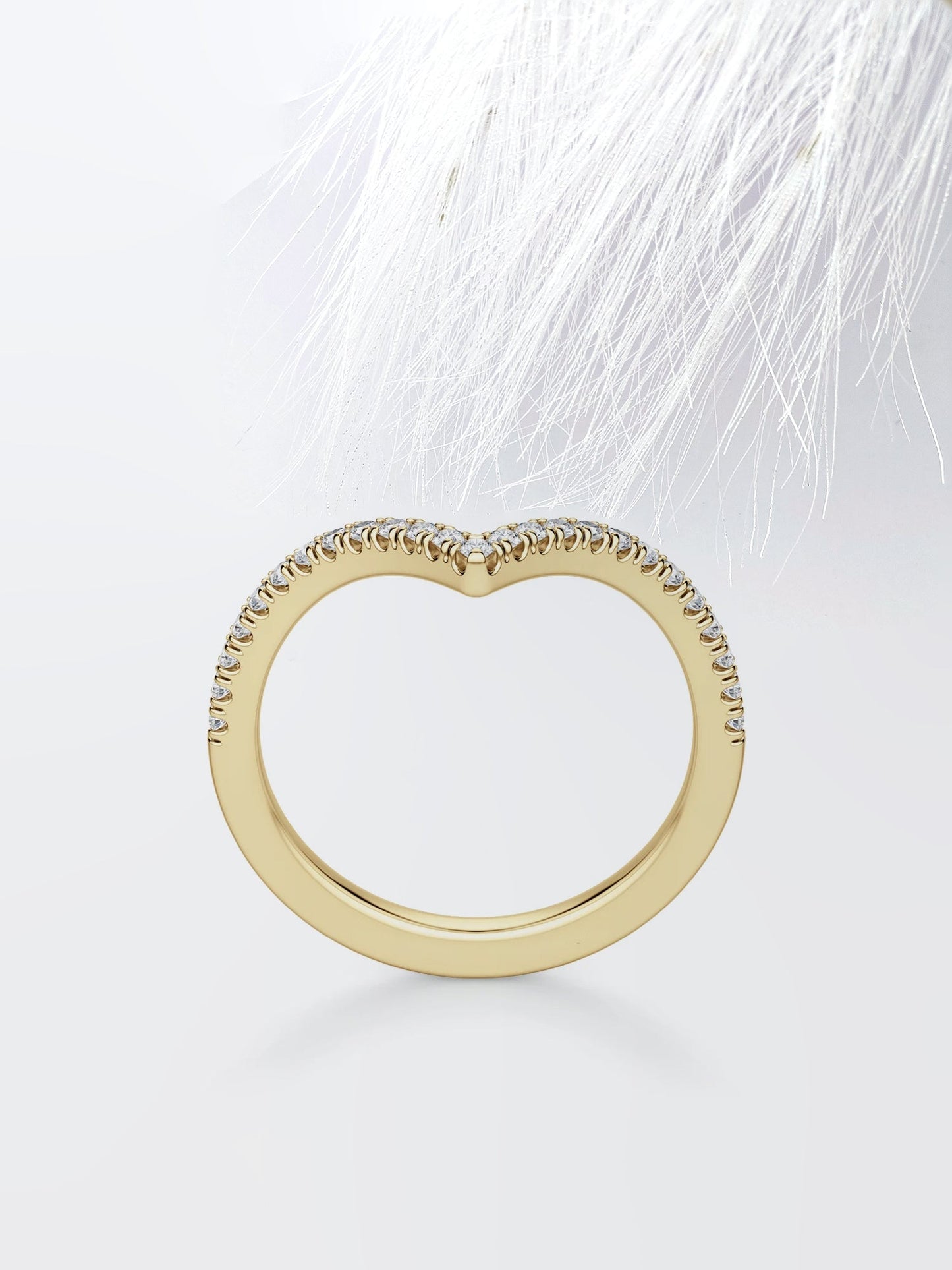 Round Cut Curved Diamond Wedding Band For Women