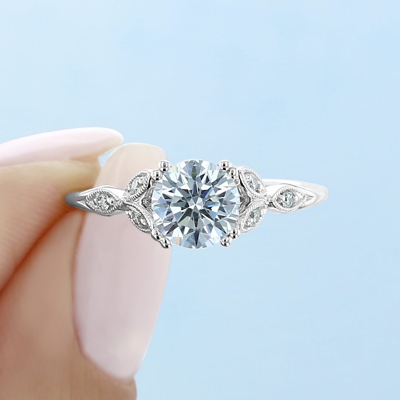 1.0CT Round Cut Vintage Style Moissanite Engagement Ring