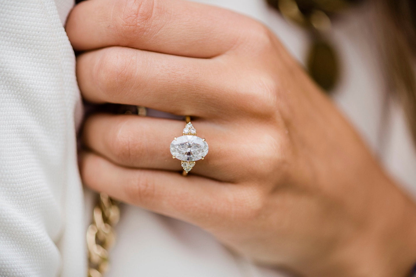 3.0CT-5.0CT Oval Cut Cluster Moissanite Diamond Engagement Ring