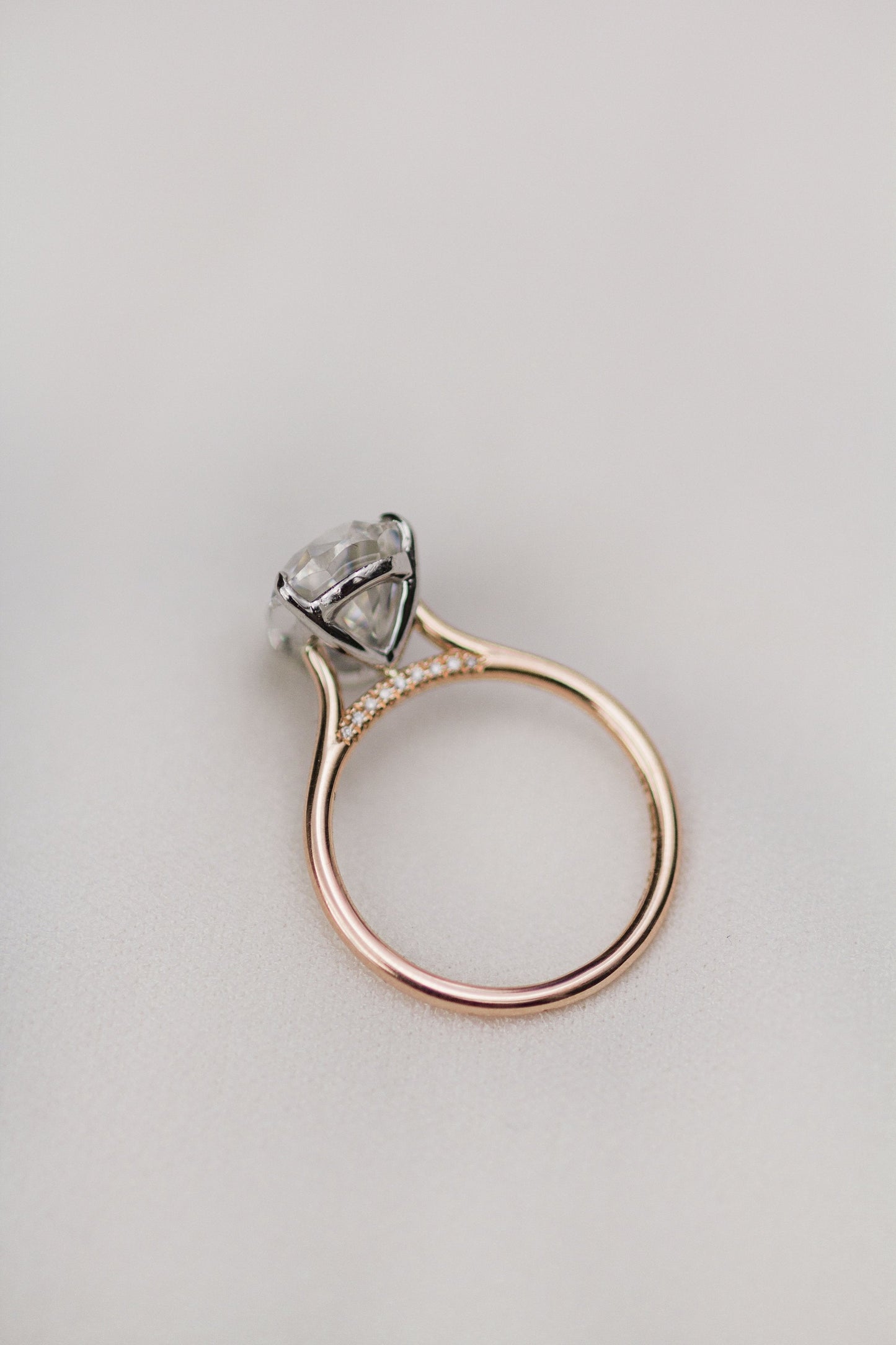 3.0CT-5.0CT Pear Cut Solitaire Moissanite Diamond Engagement Ring