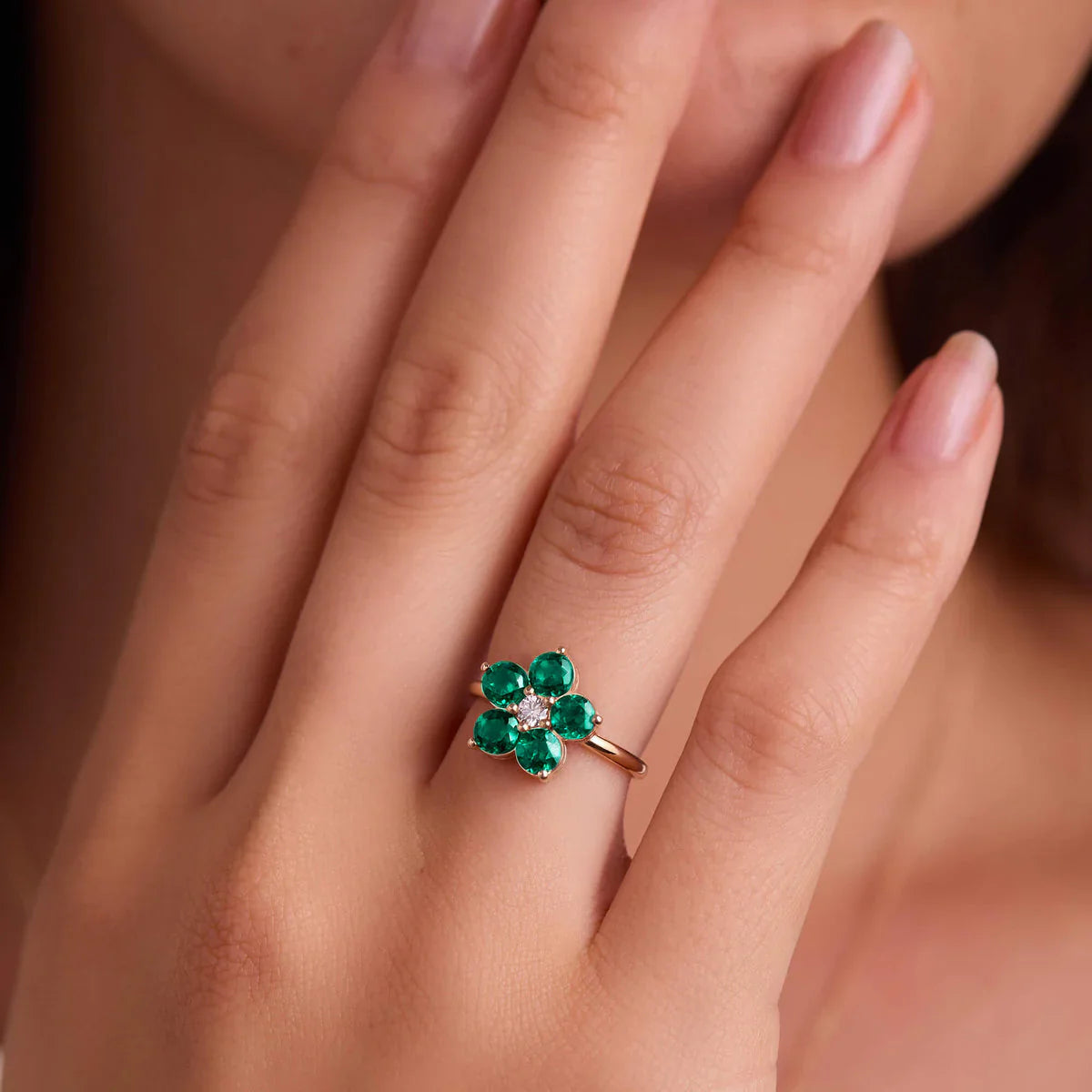 1.0TCW Round Cut Floral Moissanite Emerald Bithstone Engagement Ring
