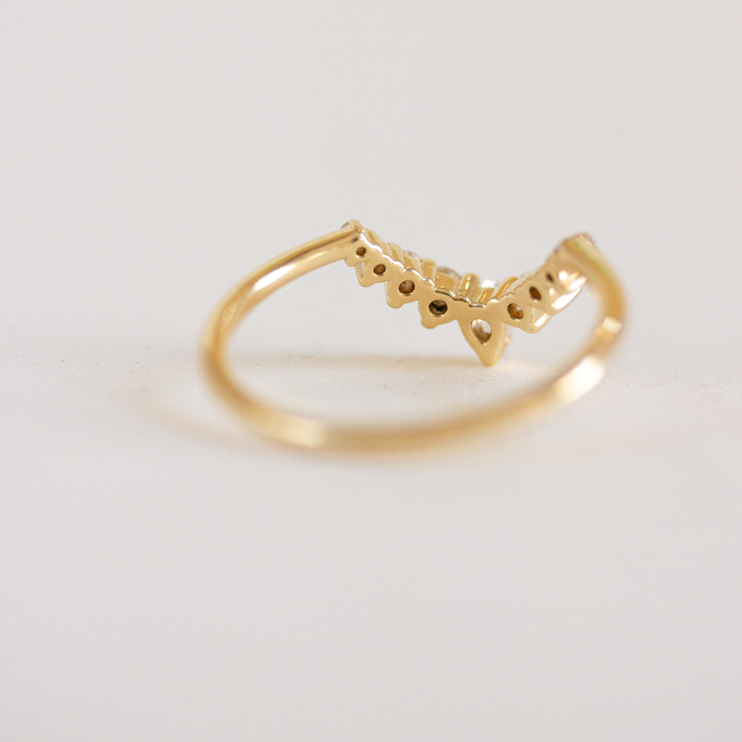 0.22 TCW Pear & Round Moissanite Curved Wedding Band
