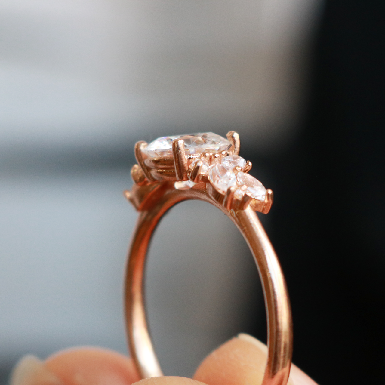 1 CT Round Cut Moissanite Engagement Ring