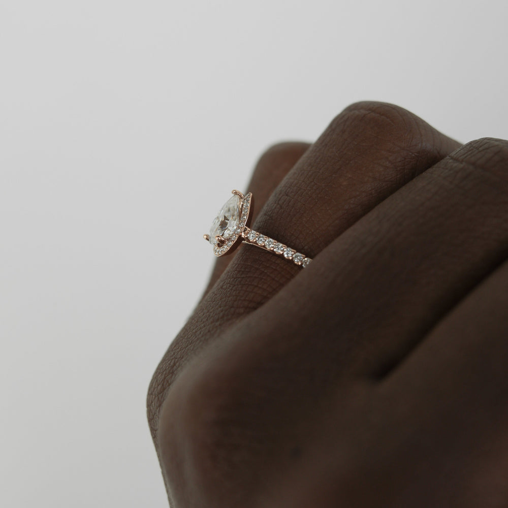 0.8CT Pear Moissanite Halo Diamond Engagement Ring