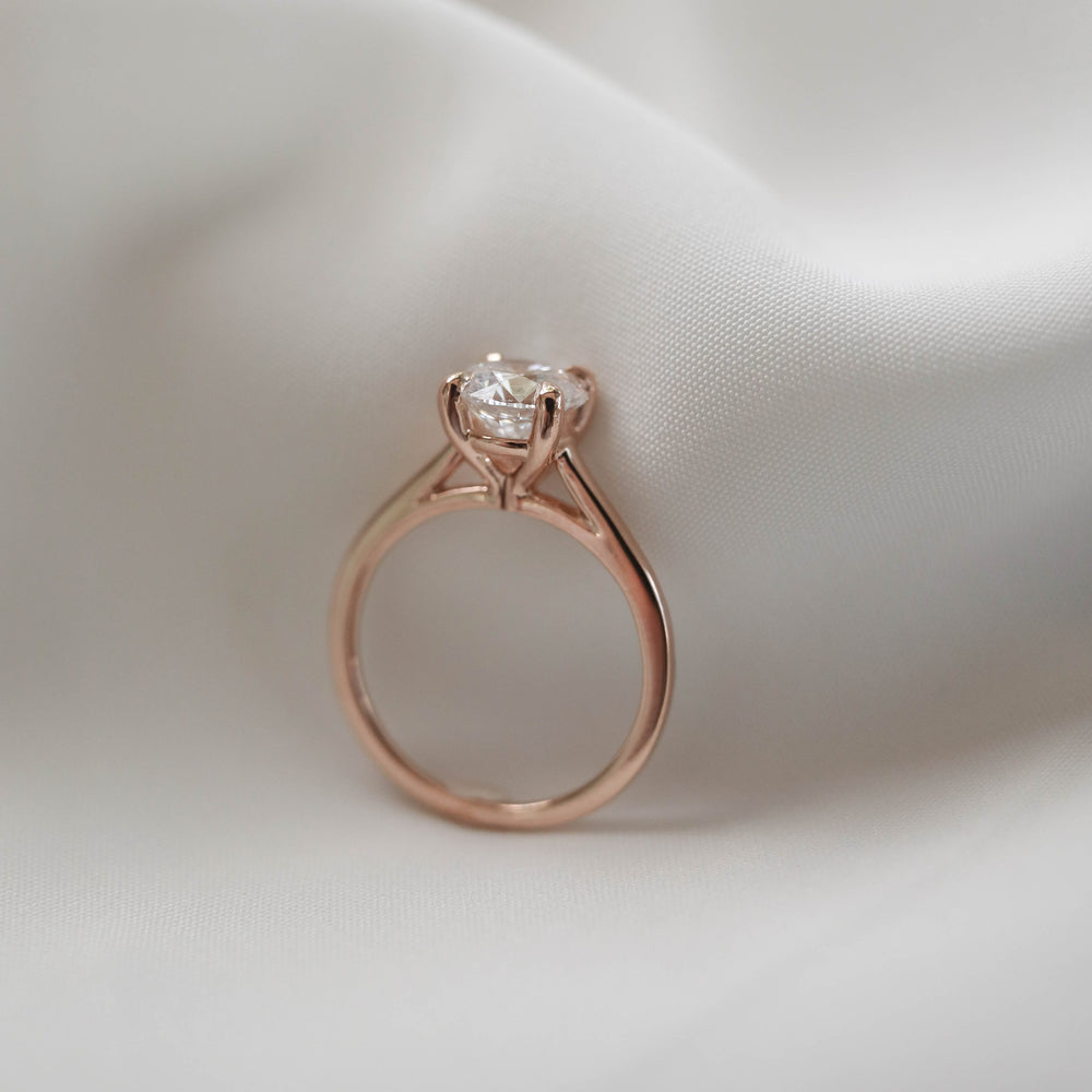 1.5ct Round Moissanite Solitaire Diamond Engagement Ring