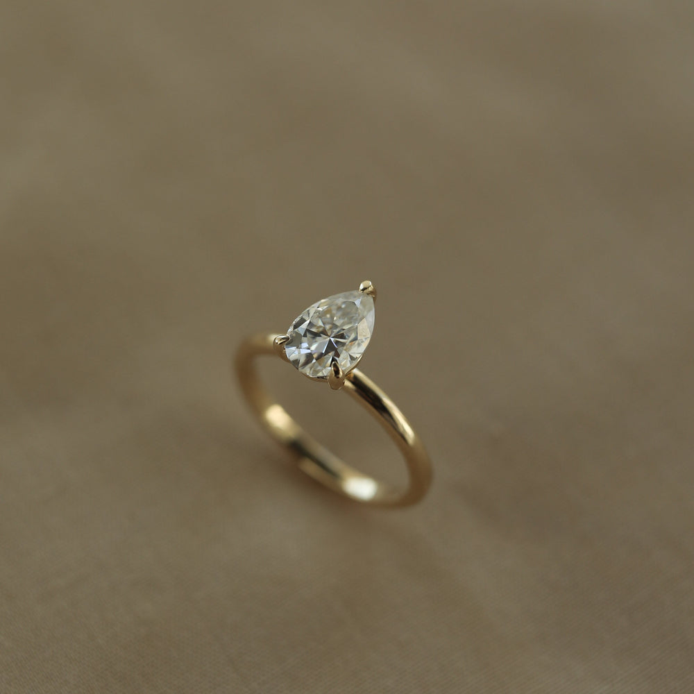 0.80CT Pear Moissanite Solitaire Diamond Engagement Ring