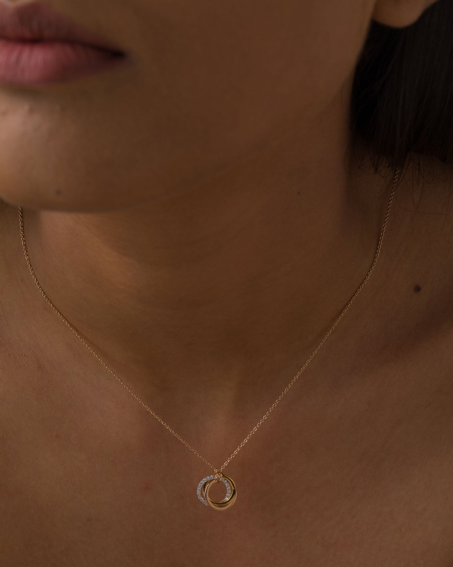 Round Cut Diamond Moissanite Intertwined Tricolor Circle Necklace