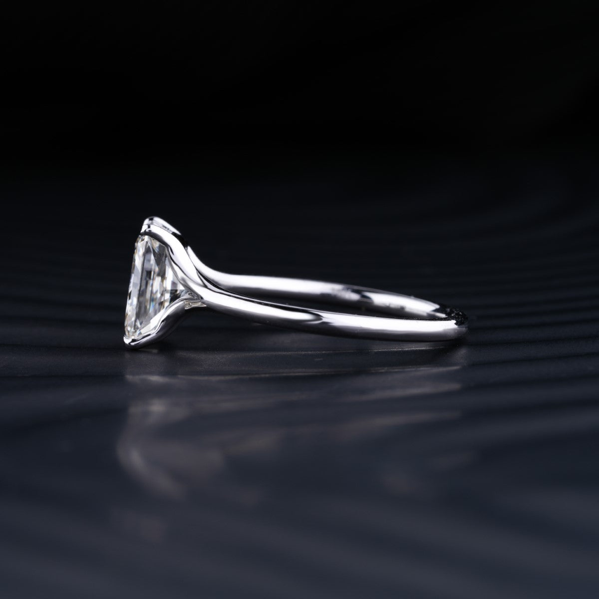 2.0 CT Radiant Cut Moissanite Solitaire Engagement Ring