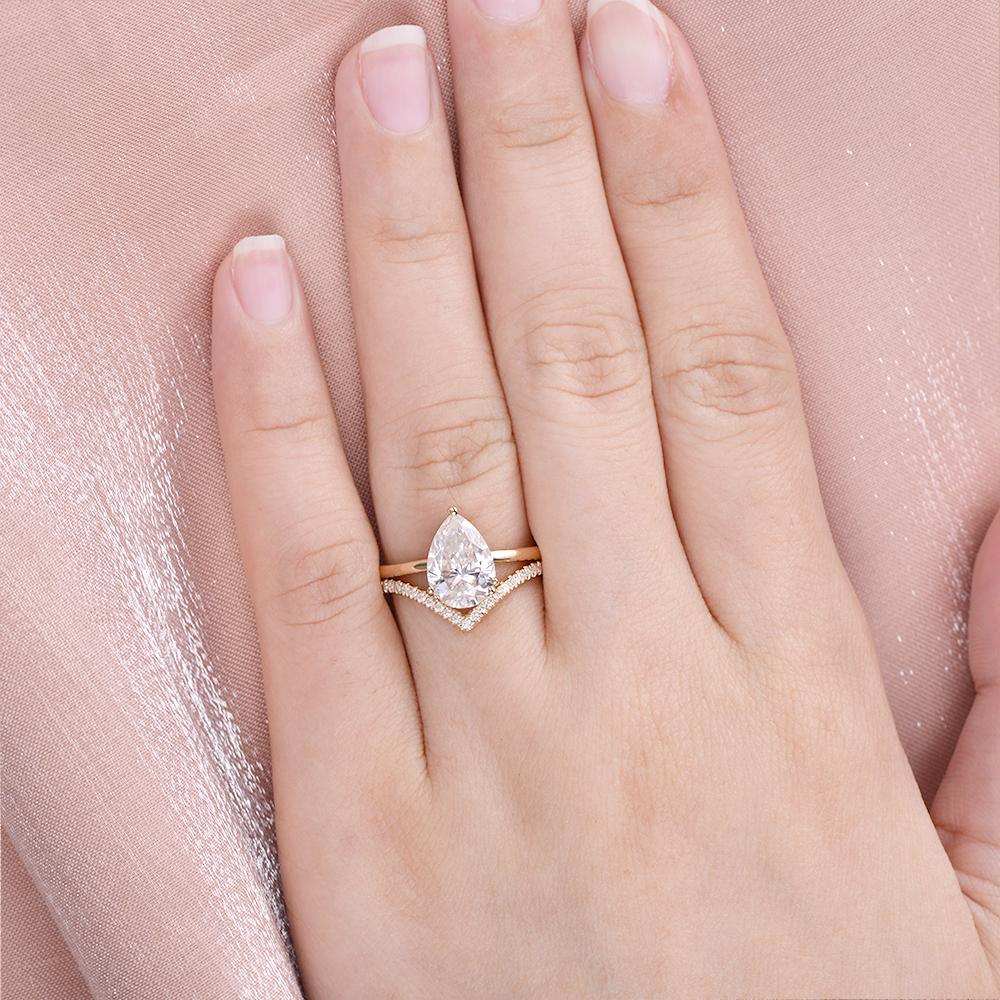 1.80CT Pear Solitaire Moissanite Engagement Ring with Curved Wedding Band