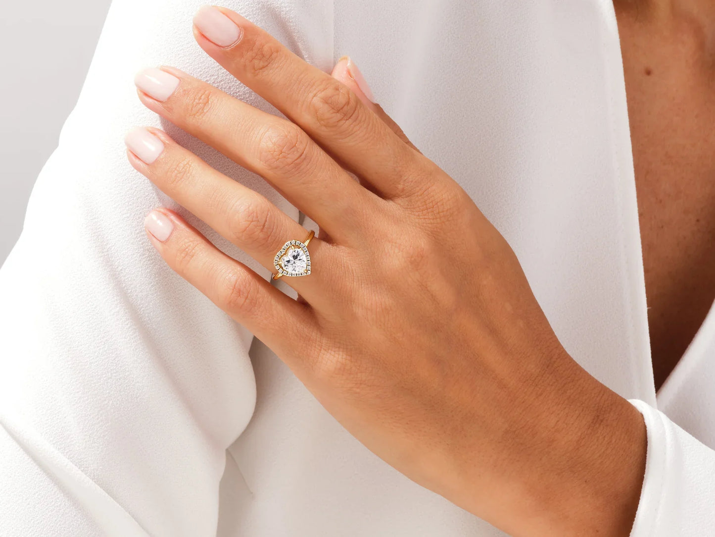 2.0CT Heart Diamond Halo Moissanite Engagement Ring