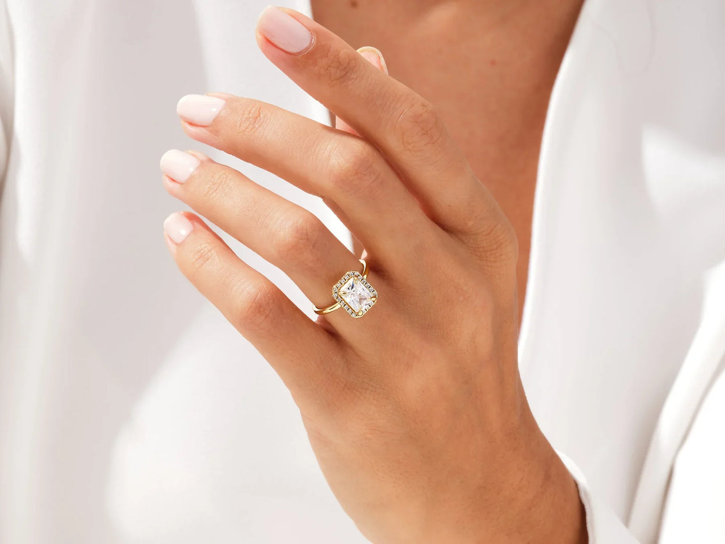 2.0CT Radiant Diamond Halo Moissanite Engagement Ring