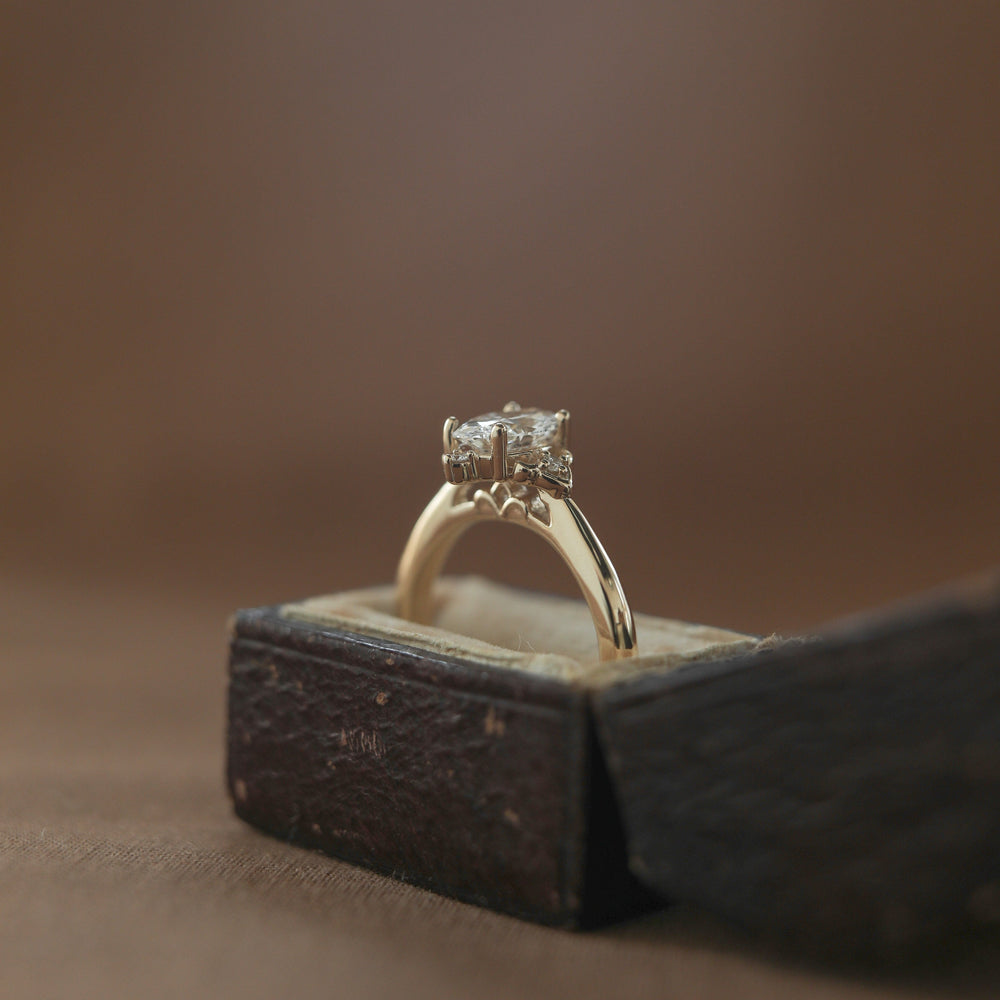 1.2ct Oval Moissanite Vintage Solitaire Diamond Engagement Ring