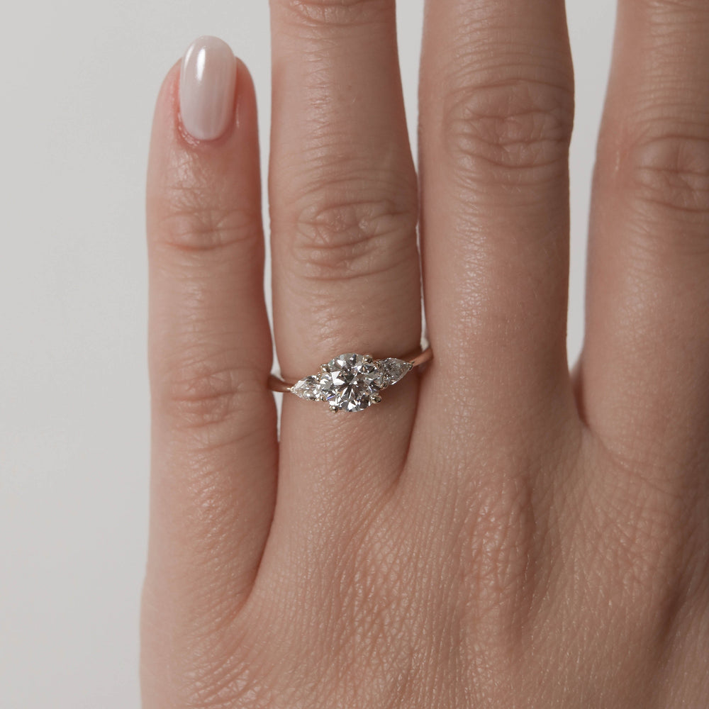 1.05CT Round Moissanite Three Stone Diamond Engagement Ring