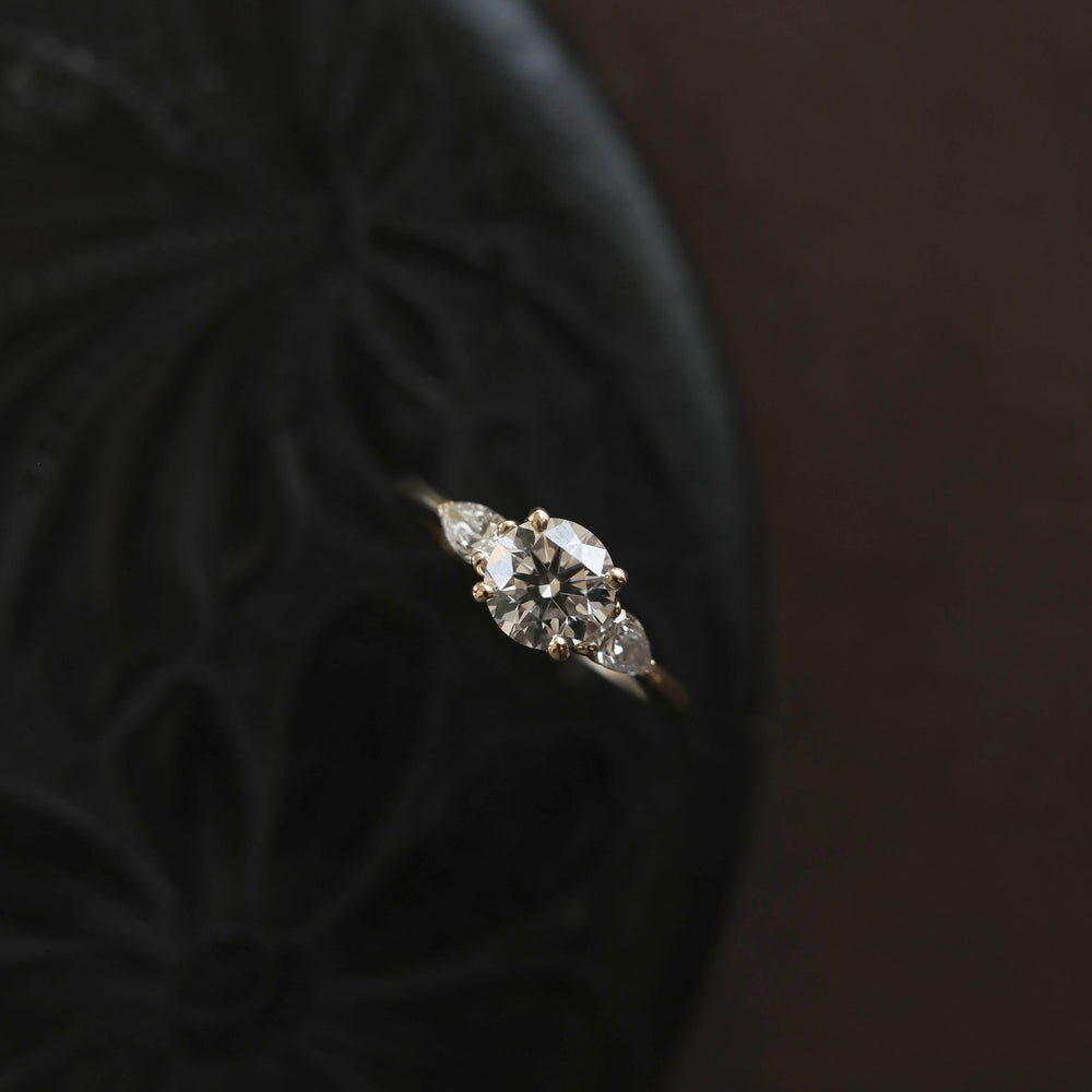 1.05CT Round Moissanite Three Stone Diamond Engagement Ring