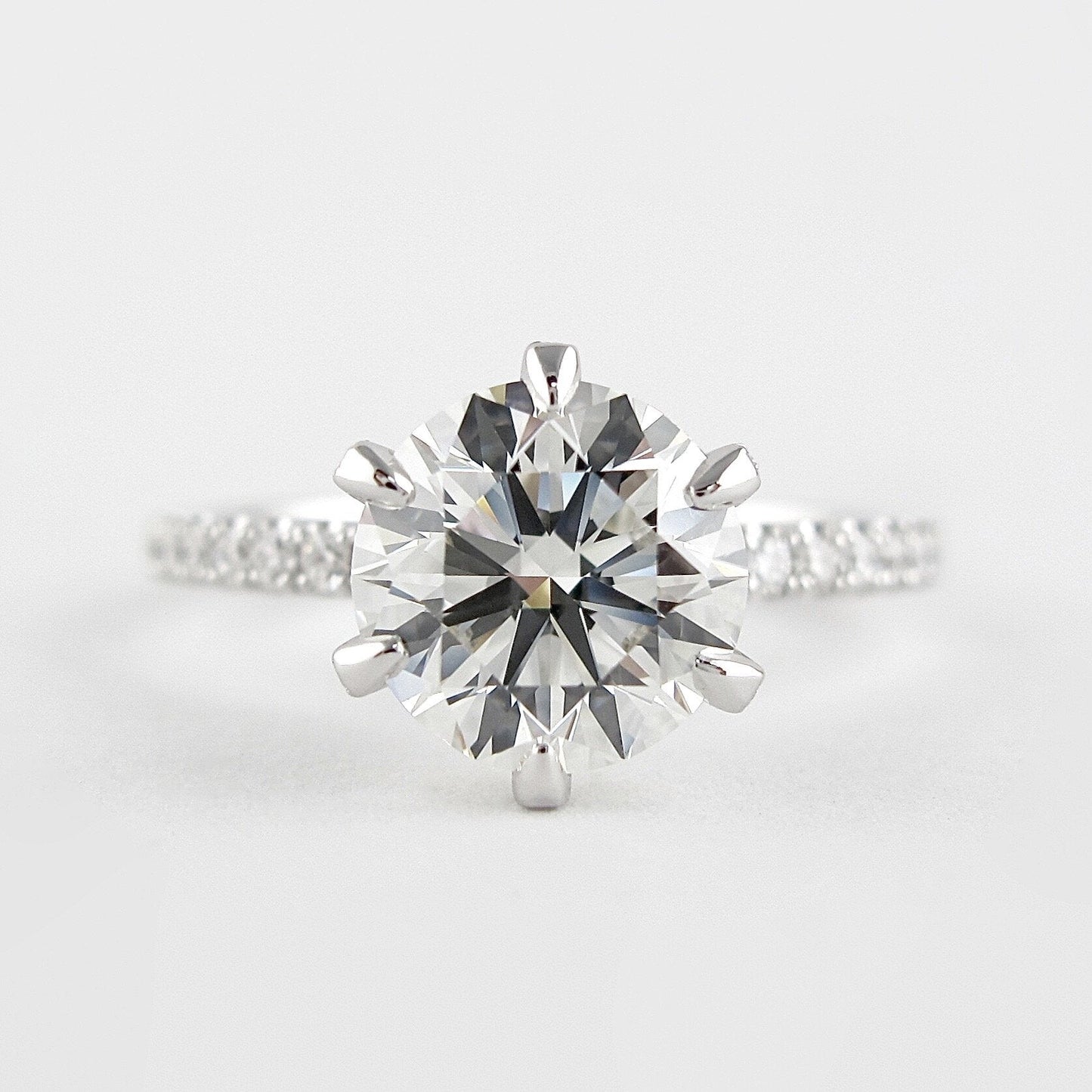 Round Cut Moissanite Engagement Ring