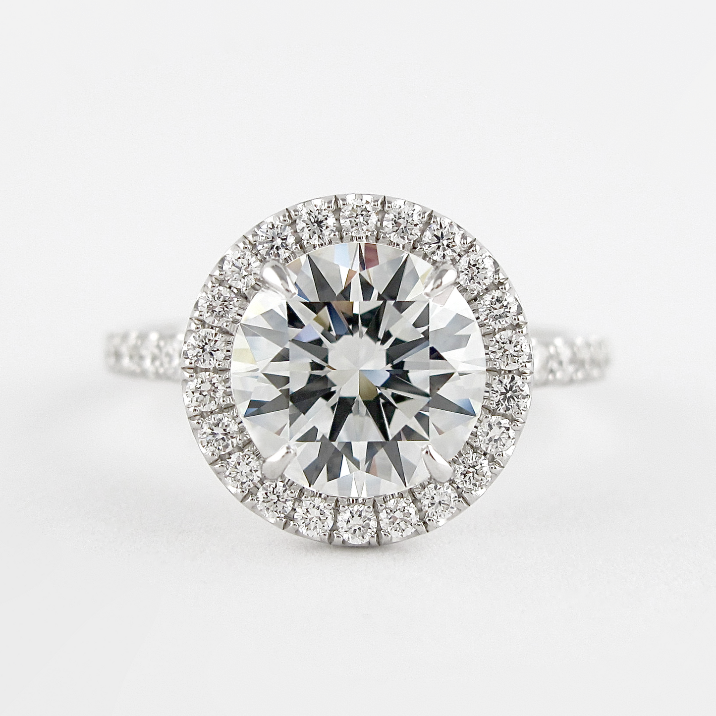 1.0CT Round Brilliant Cut Moissanite Halo Diamond Engagement Ring