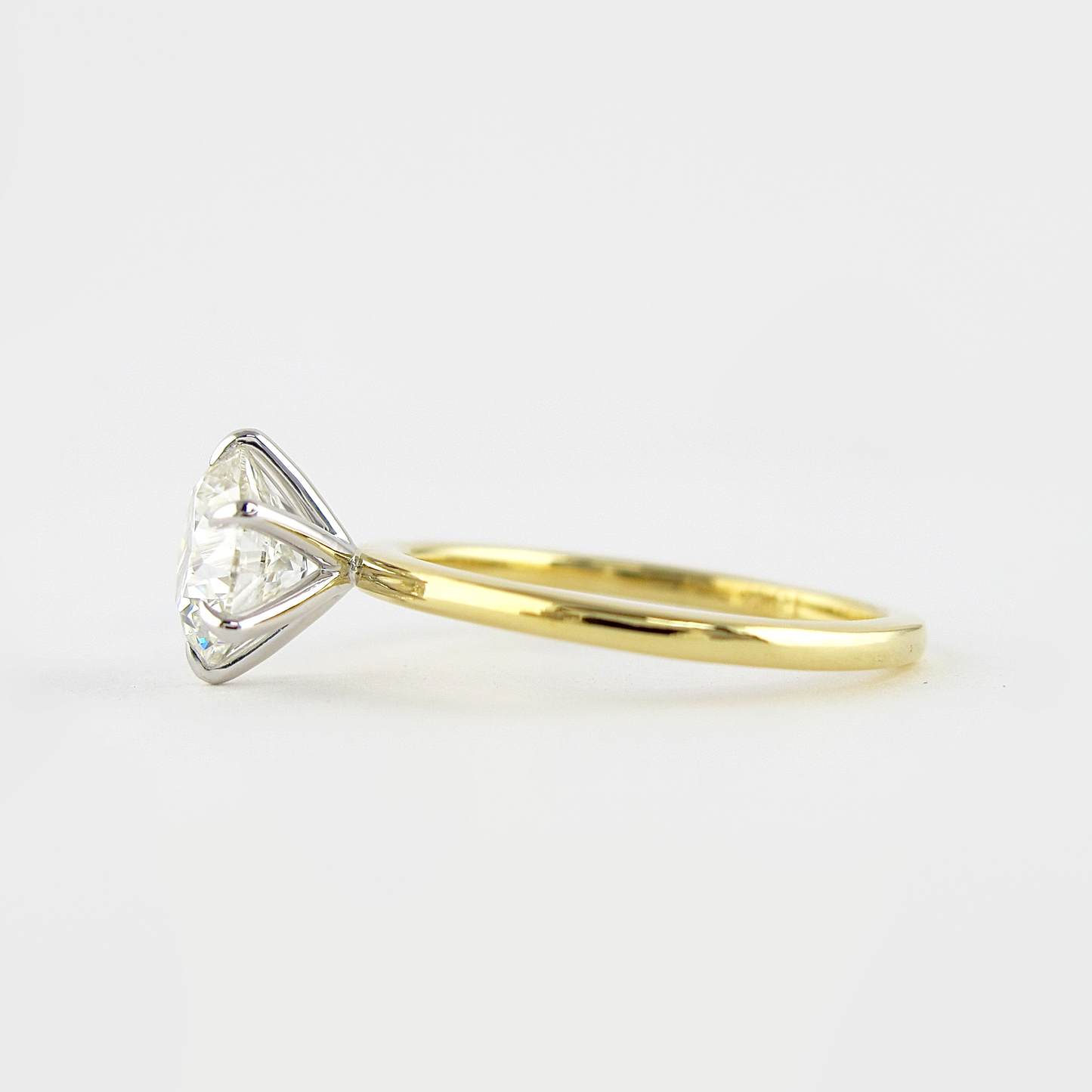 1.0CT Round Cut Six Prongs Moissanite Solitaire Diamond Engagement Ring