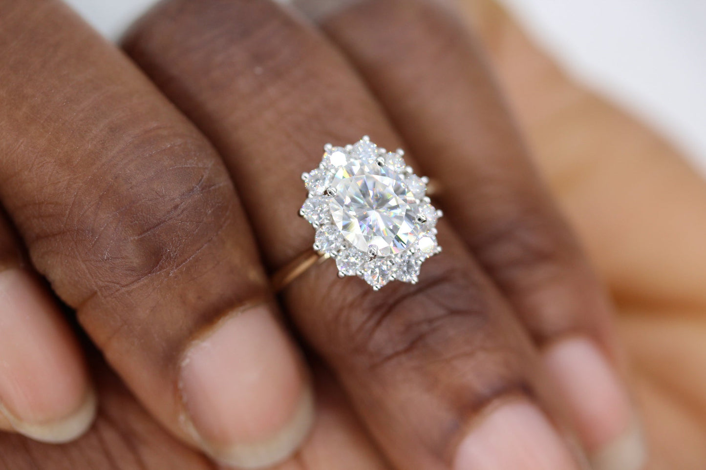 2ct Round Cut Halo Moissanite Diamond Engagenent Ring