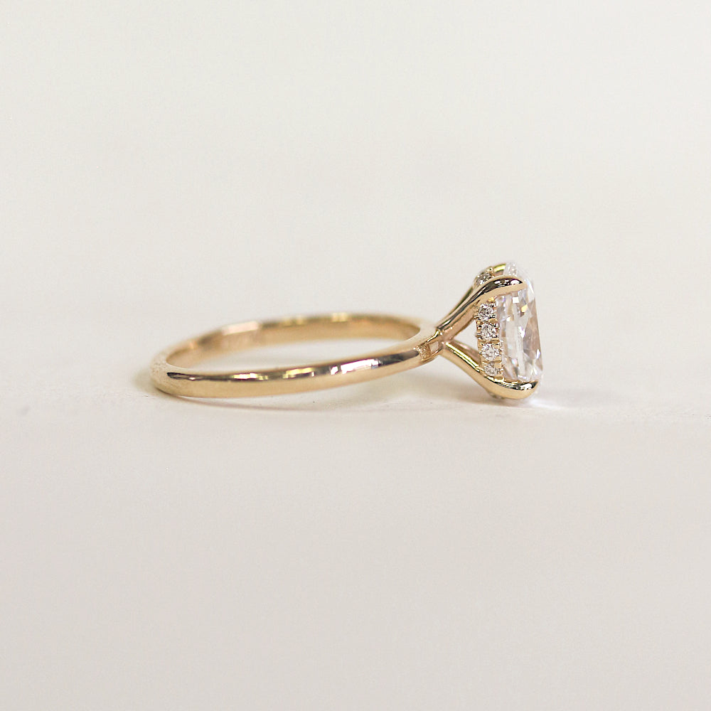 1.50 CT Oval Moissanite Solitaire Engagement Ring