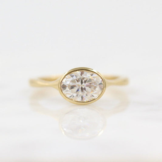 1.5ct Oval Cut East-West Moissanite Diamond Solitaire Engagement Ring