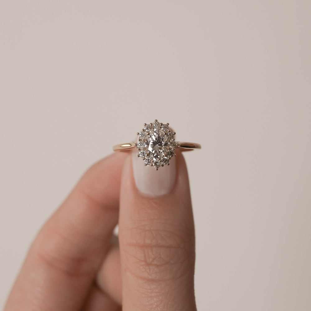 1.65CT Oval Halo Moissanite Solitaire Diamond Engagement Ring