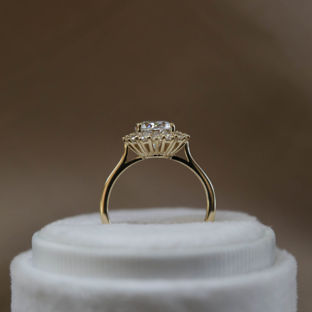 1.65CT Oval Halo Moissanite Solitaire Diamond Engagement Ring
