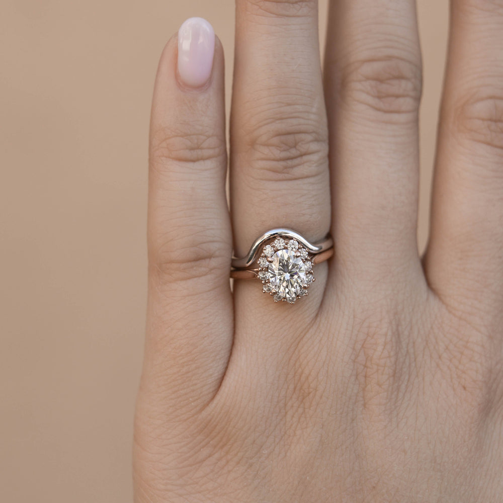 1.7mm Curve Wedding Unique Solitaire Band