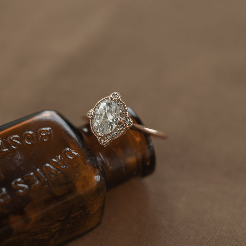 1.25CT Oval Cut  Vintage Halo Moissanite Diamond Engagement Ring
