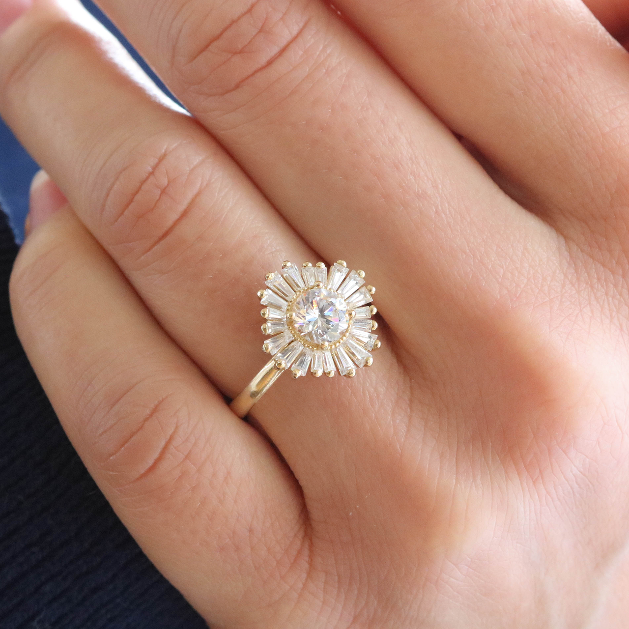 1 CT Round Cut Baguette Halo Moissanite Engagement Ring