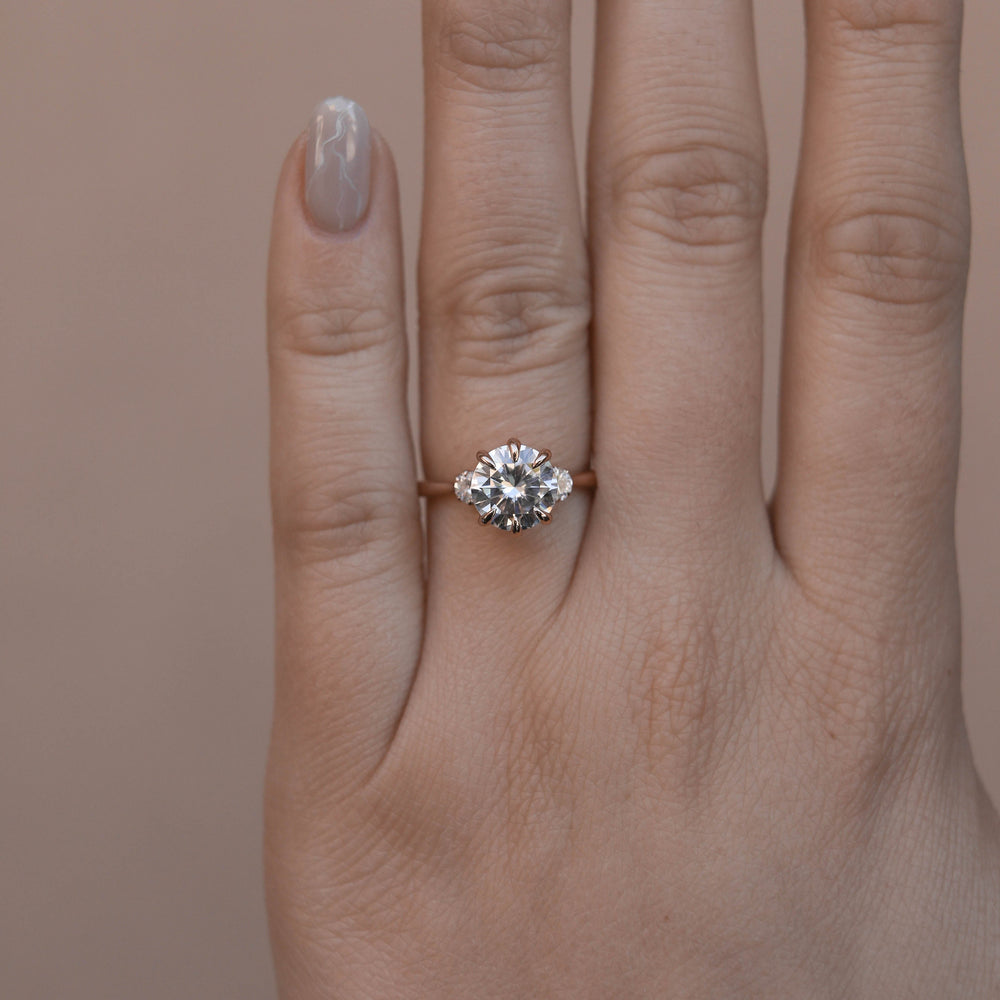 2.1CT  Round Cut Three Stone Moissanite Diamond Engagement Ring