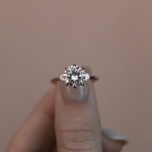 2.1CT  Round Cut Three Stone Moissanite Diamond Engagement Ring