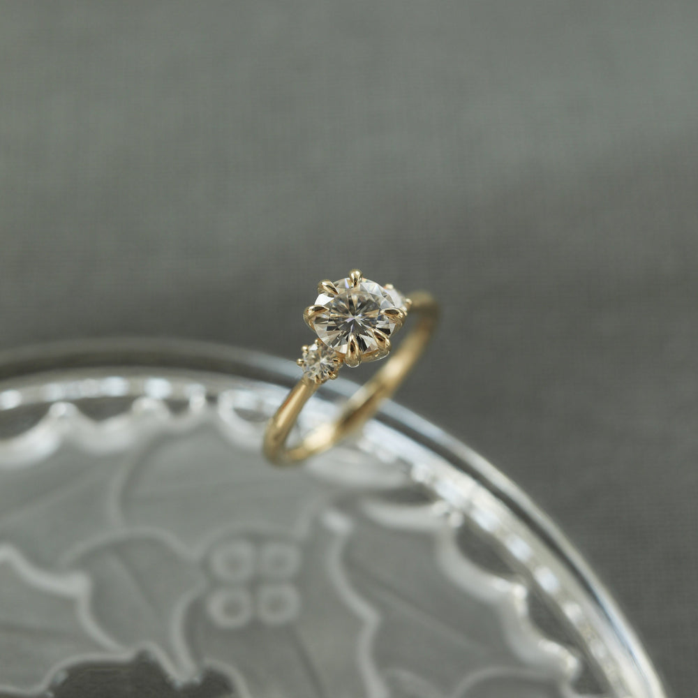 2.1CT  Round Cut Three Stone Moissanite Diamond Engagement Ring