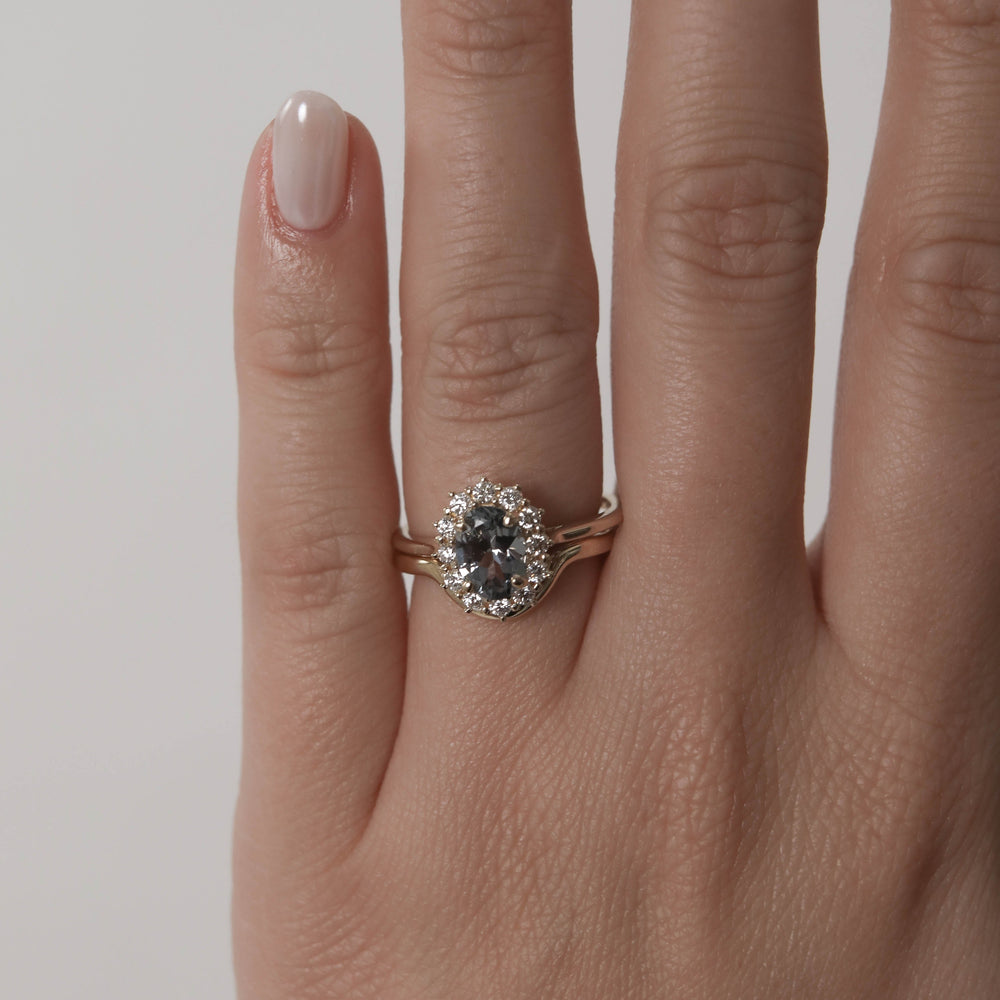 1.7mm Curve Wedding Unique Solitaire Band