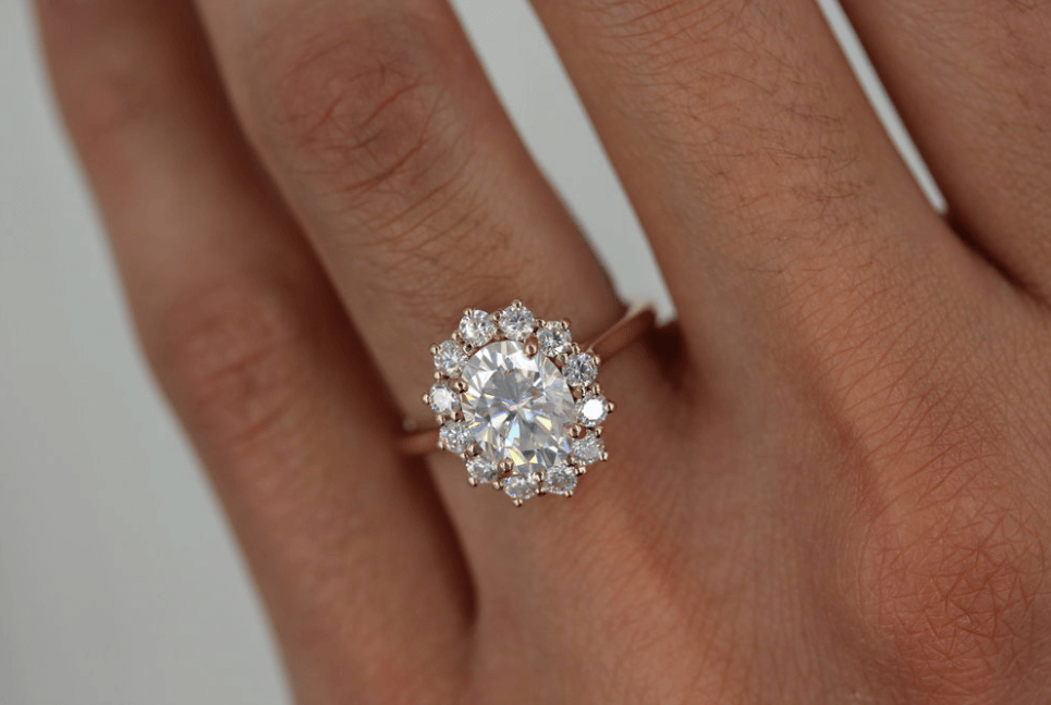 2ct Round Cut Halo Moissanite Diamond Engagenent Ring