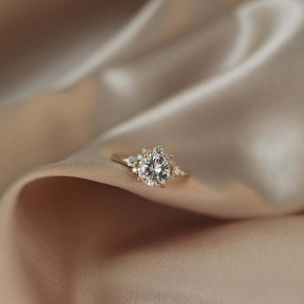 1.05CT Round Moissanite Cluster Diamond Engagement Ring