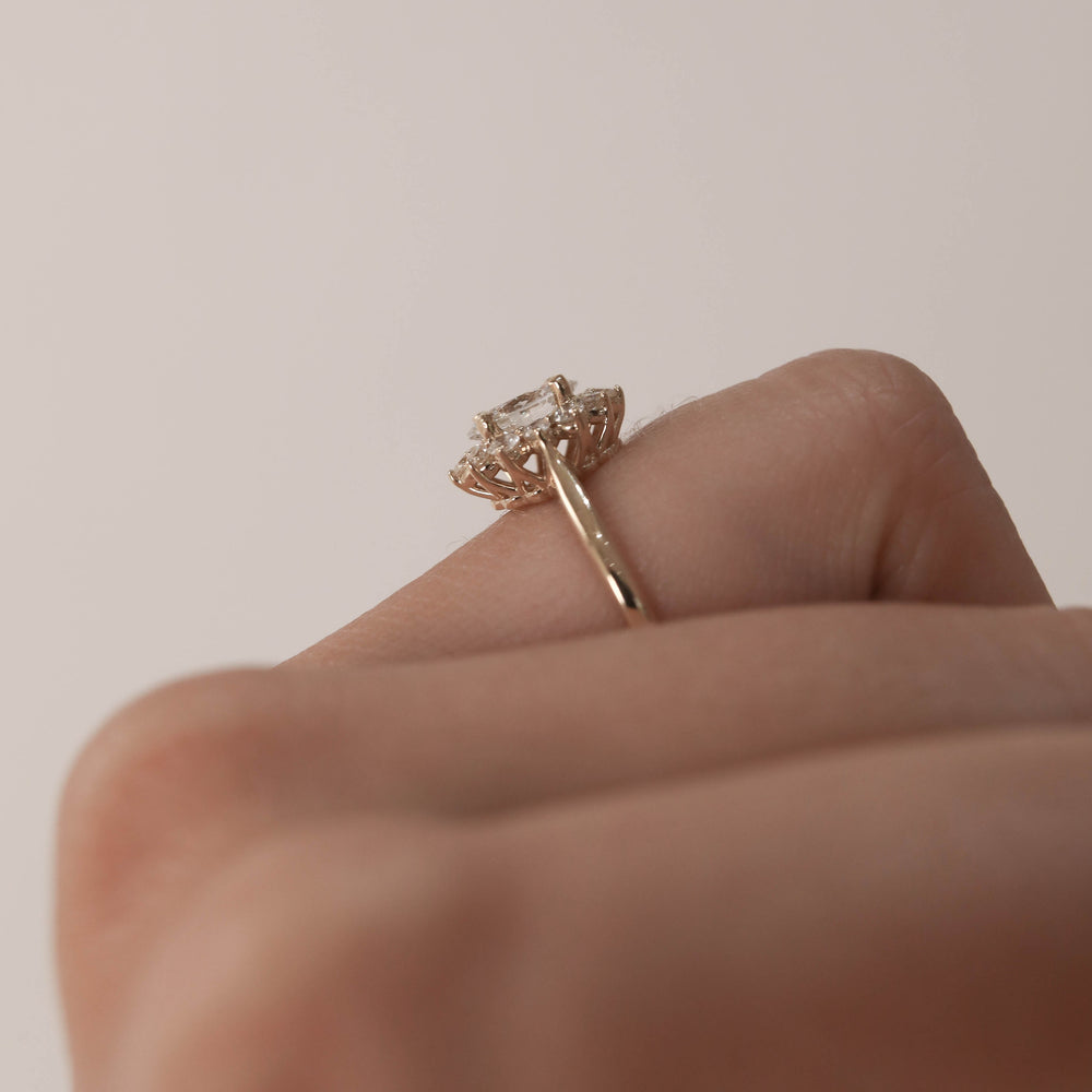1.5ct-2.5ct Oval Cut Halo Moissanite Diamond Engagement Ring