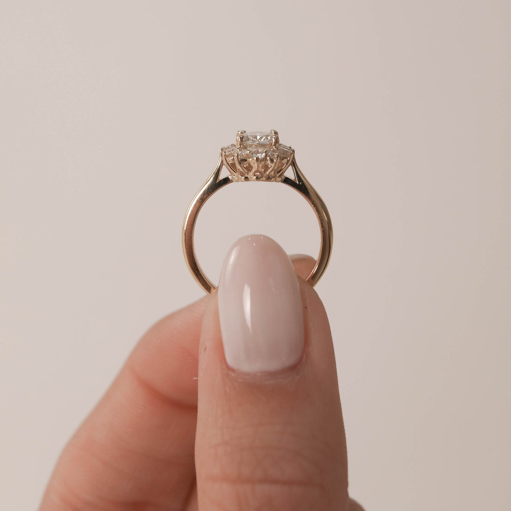 1.5ct-2.5ct Oval Cut Halo Moissanite Diamond Engagement Ring