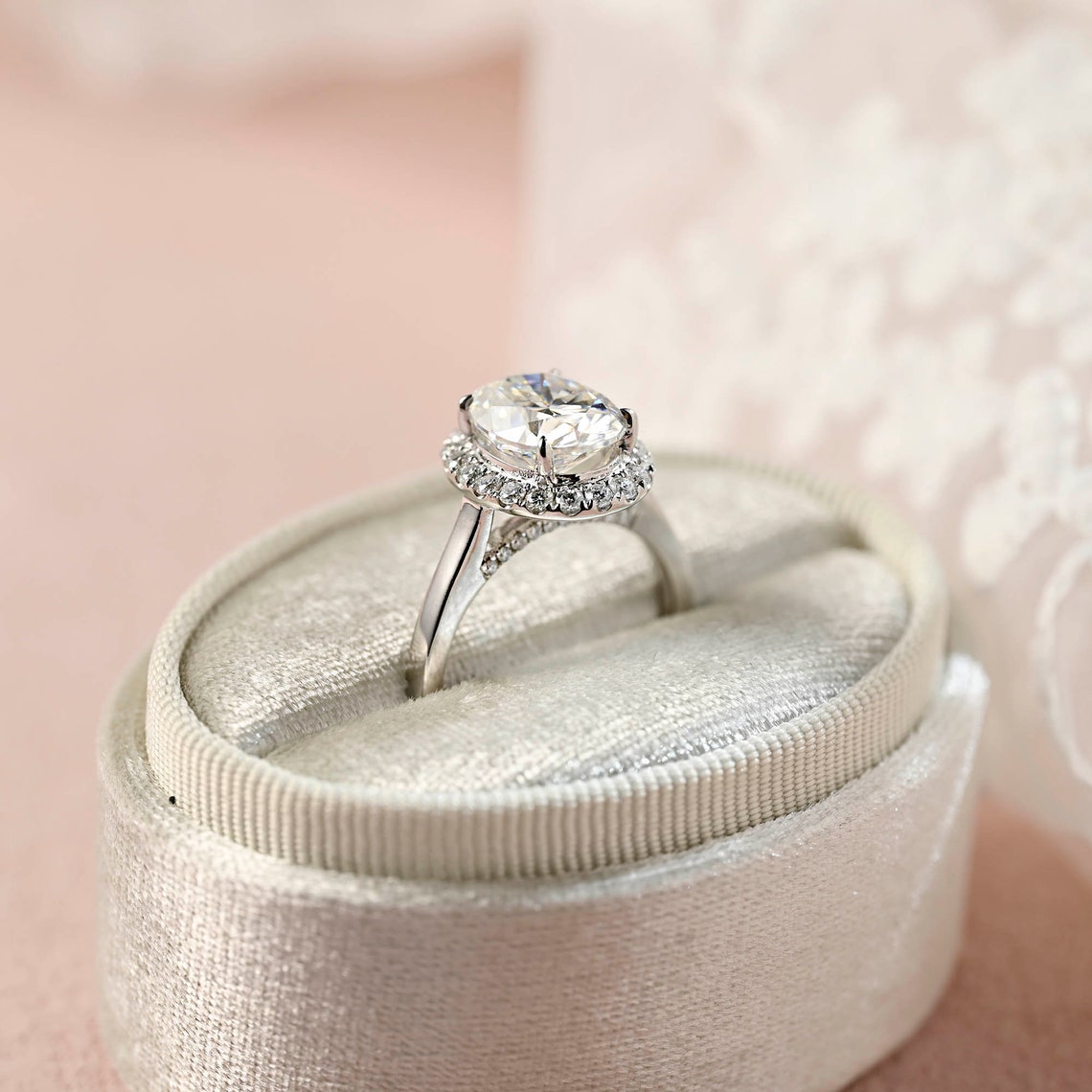 2.0 CT Oval Moissanite Halo Engagement Ring