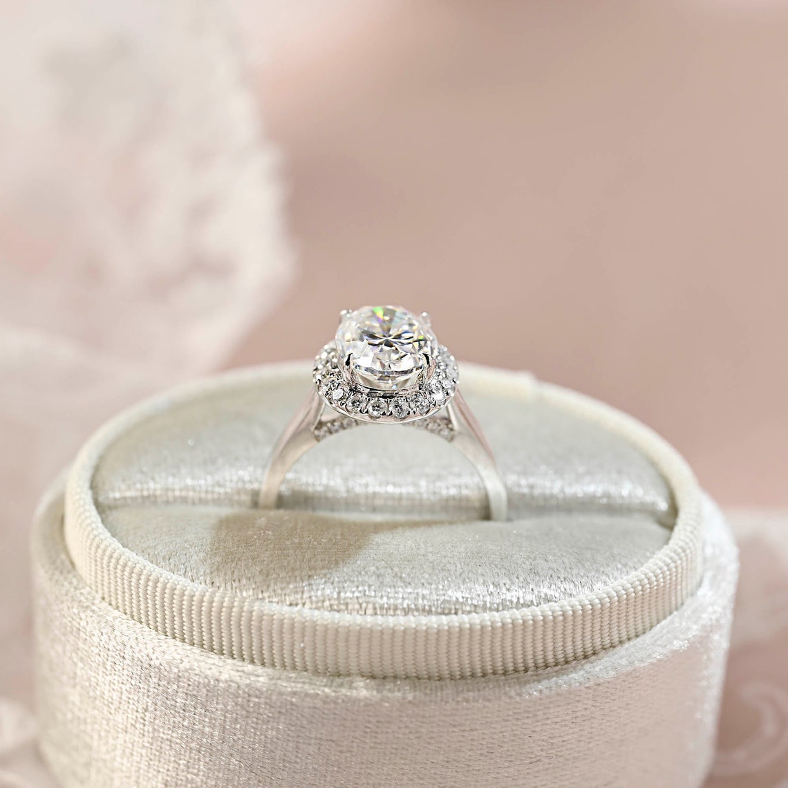 2.0 CT Oval Moissanite Halo Engagement Ring
