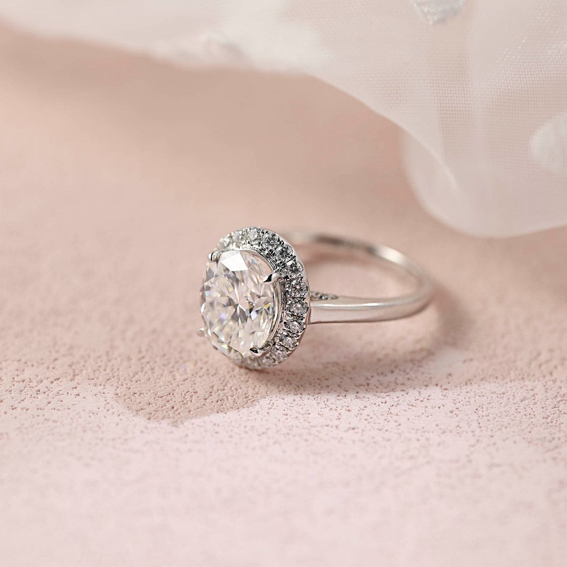 2.0 CT Oval Moissanite Halo Engagement Ring