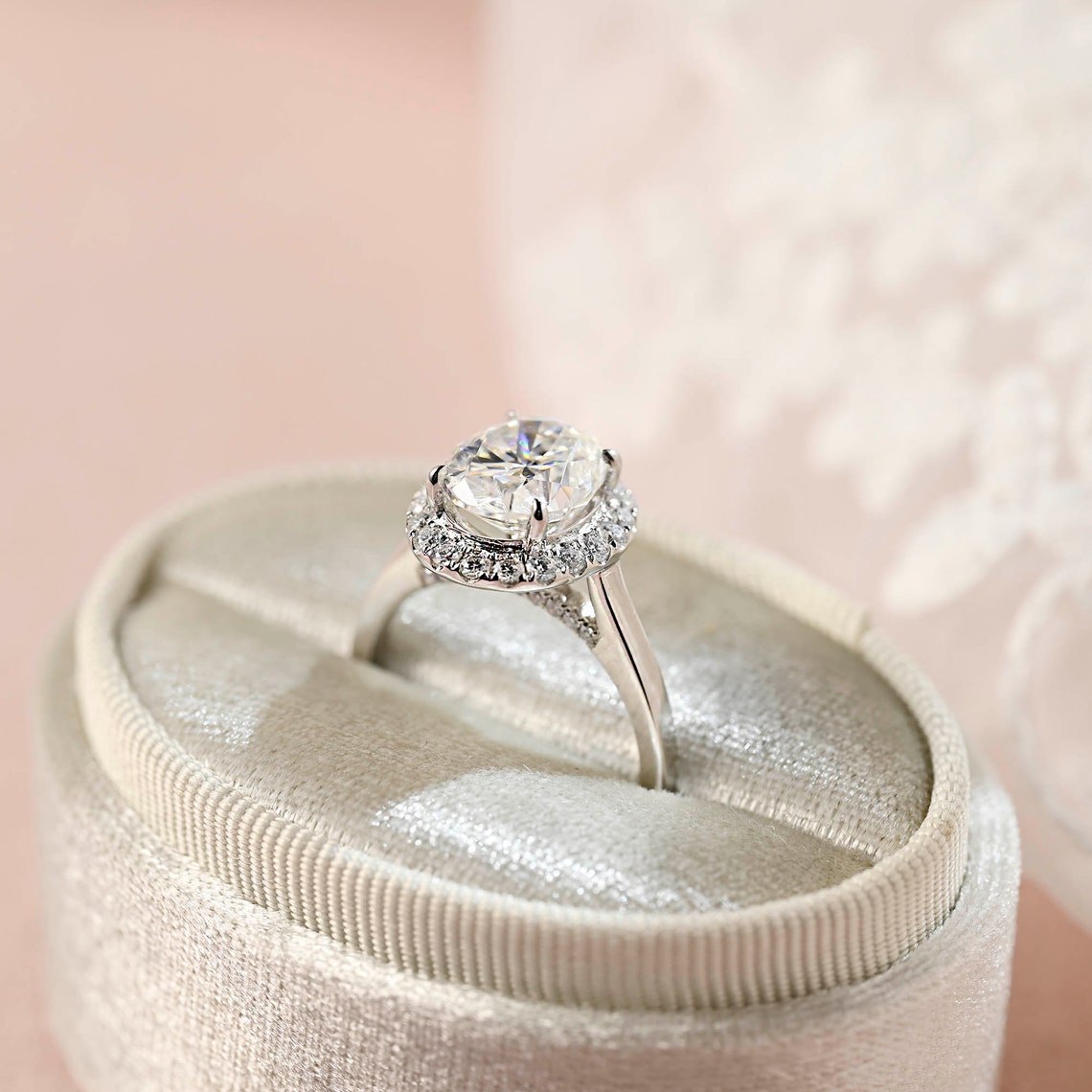 2.0 CT Oval Moissanite Halo Engagement Ring