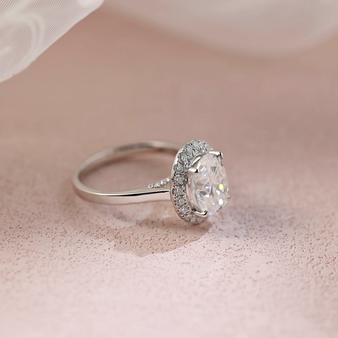 2.0 CT Oval Moissanite Halo Engagement Ring