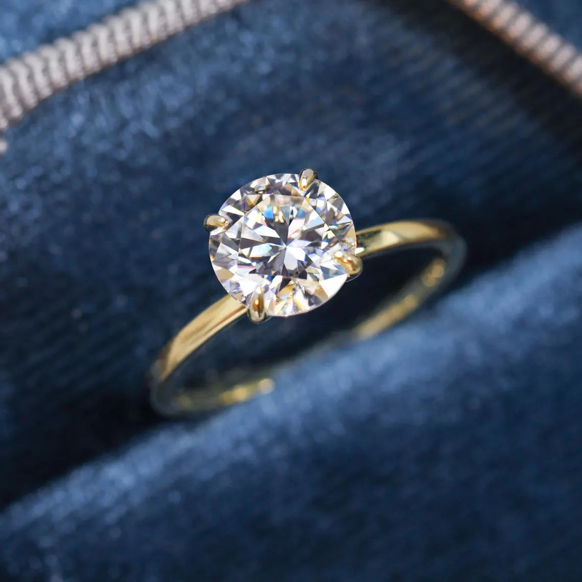 2.0CT Round Brilliant Cut Solitaire Diamond Moissanite Engagement Ring