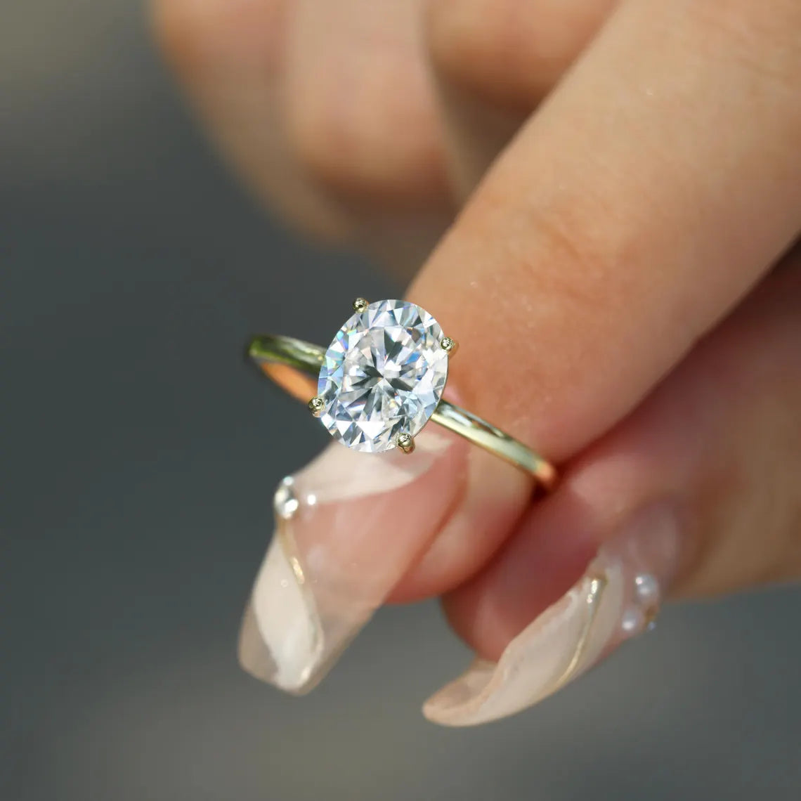2.0CT Oval Cut Daimond Solitaire Moissanite Engagement Ring